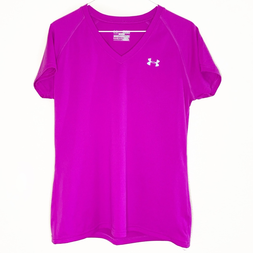 under armour // semi-fitted heatgear v neck top
